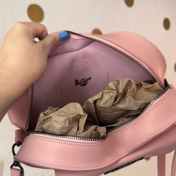 NWOT Dr. Martens Pink Heart Backpack - Picture 5 of 6